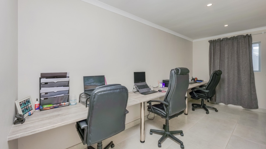 5 Bedroom Property for Sale in Agulhas Western Cape